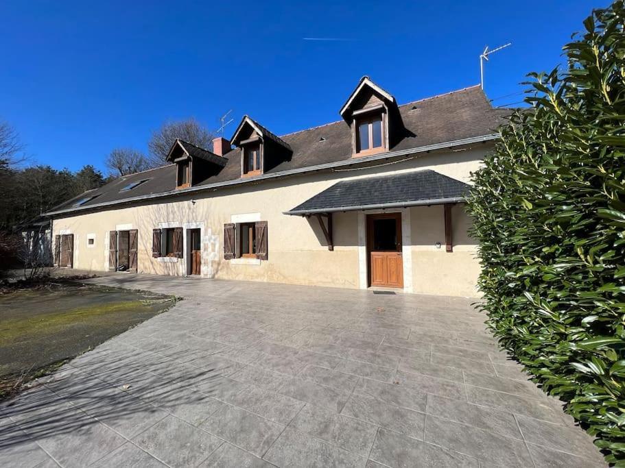 Villa Le Cabaret Paisible Avec Piscine Montierchaume Exterior foto